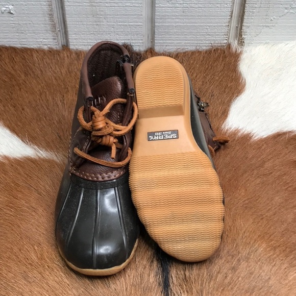 Sperry salt water boots boys size 10 - Picture 4 of 9